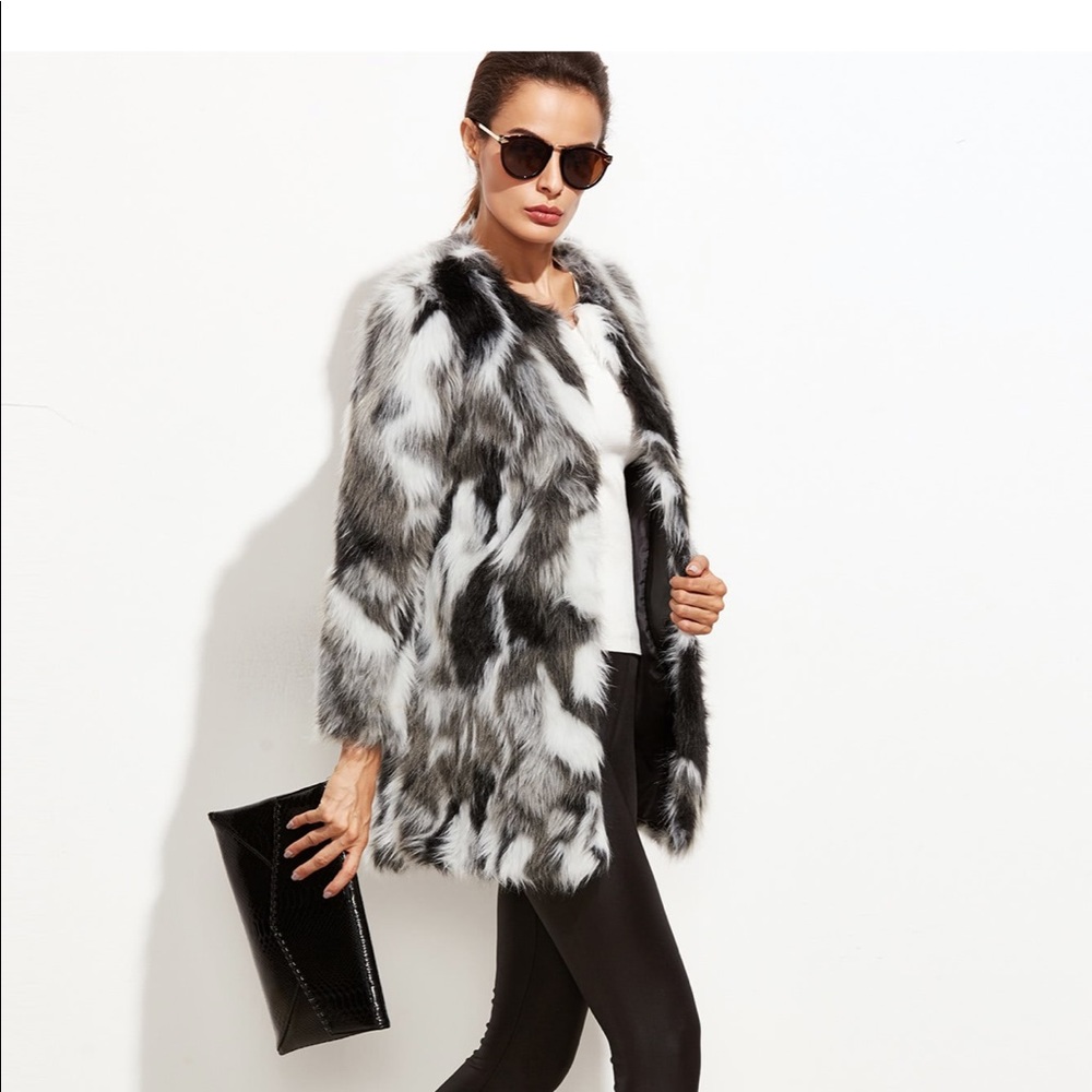 Faux fur coat - Picture 2 of 3
